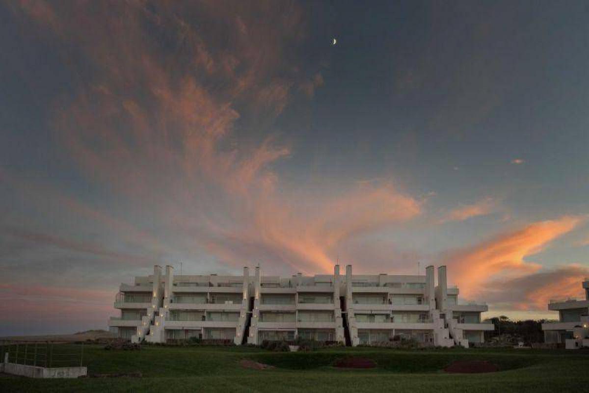 3 bedrooms Apartment in Mar del Plata, Argentina No. 101331