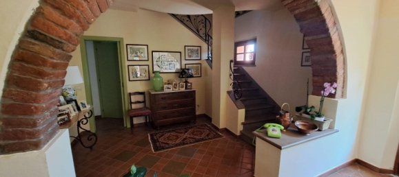 4 bedrooms Villa in Peccioli, Italy No. 90463 6