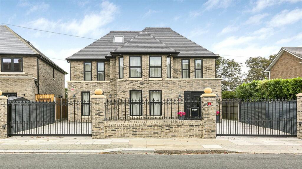 6 bedrooms House in Whetstone, United Kingdom No. 6676