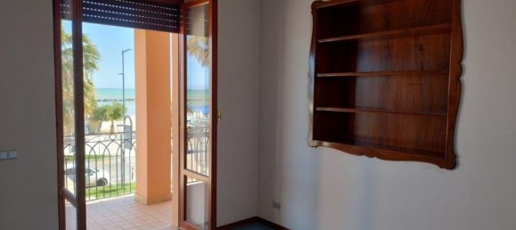 Apartamento de 3 habitaciónes en Grottammare, Italy No. 178956 11