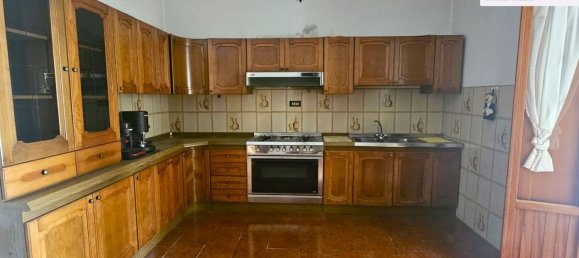 6 bedrooms House in Vaiano, Italy No. 381170 20