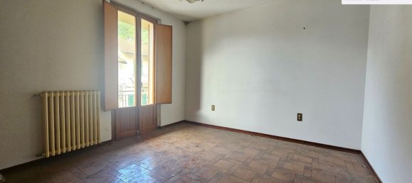 6 bedrooms House in Vaiano, Italy No. 381170 29