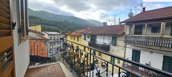 6 bedrooms House in Vaiano, Italy No. 381170 35