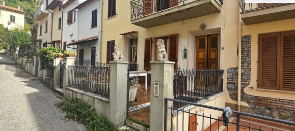 6 bedrooms House in Vaiano, Italy No. 381170 15
