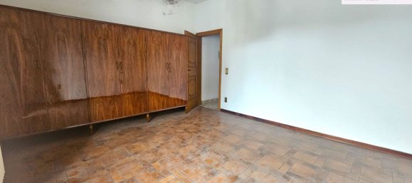 6 bedrooms House in Vaiano, Italy No. 381170 33