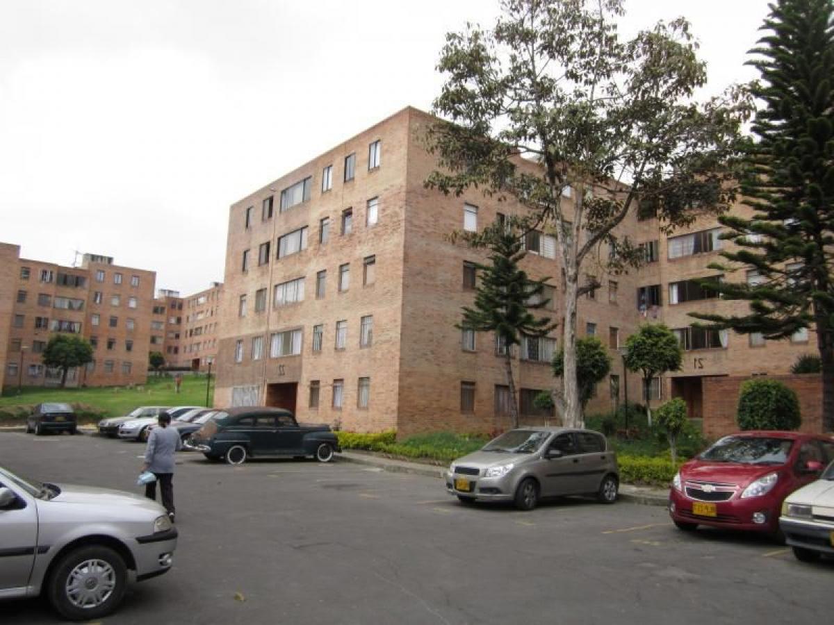 2 bedrooms House in Bogota, Colombia No. 14160