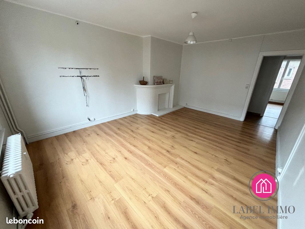 2 bedrooms Apartment in Valenciennes, France No. 153760