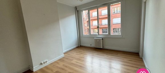 2 bedrooms Apartment in Valenciennes, France No. 153760 3