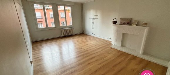 2 bedrooms Apartment in Valenciennes, France No. 153760 2