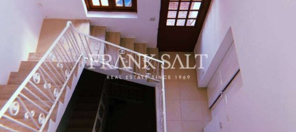 4 غرف نوم منزل في Saint Julian's, Malta رقم 9601 5