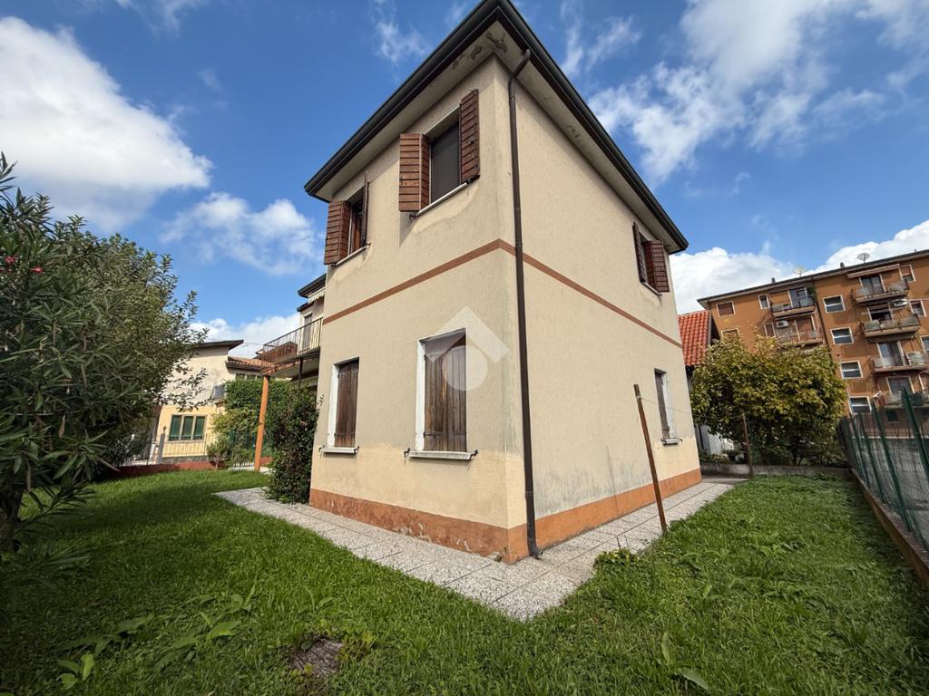 2 bedrooms Villa in Venice, Italy No. 314458