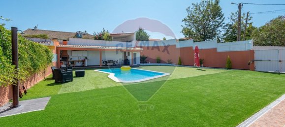 3 bedrooms House in Sesimbra, Portugal No. 185732 8
