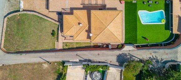 3 bedrooms House in Sesimbra, Portugal No. 185732 5