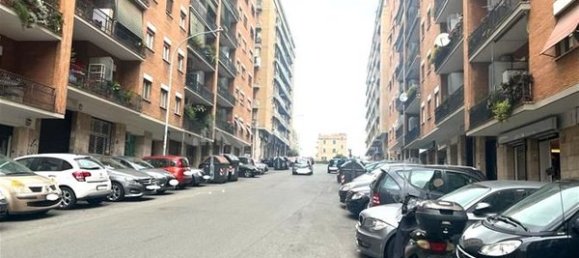 1613m² Commercial property in Rome, Italy No. 198146 9