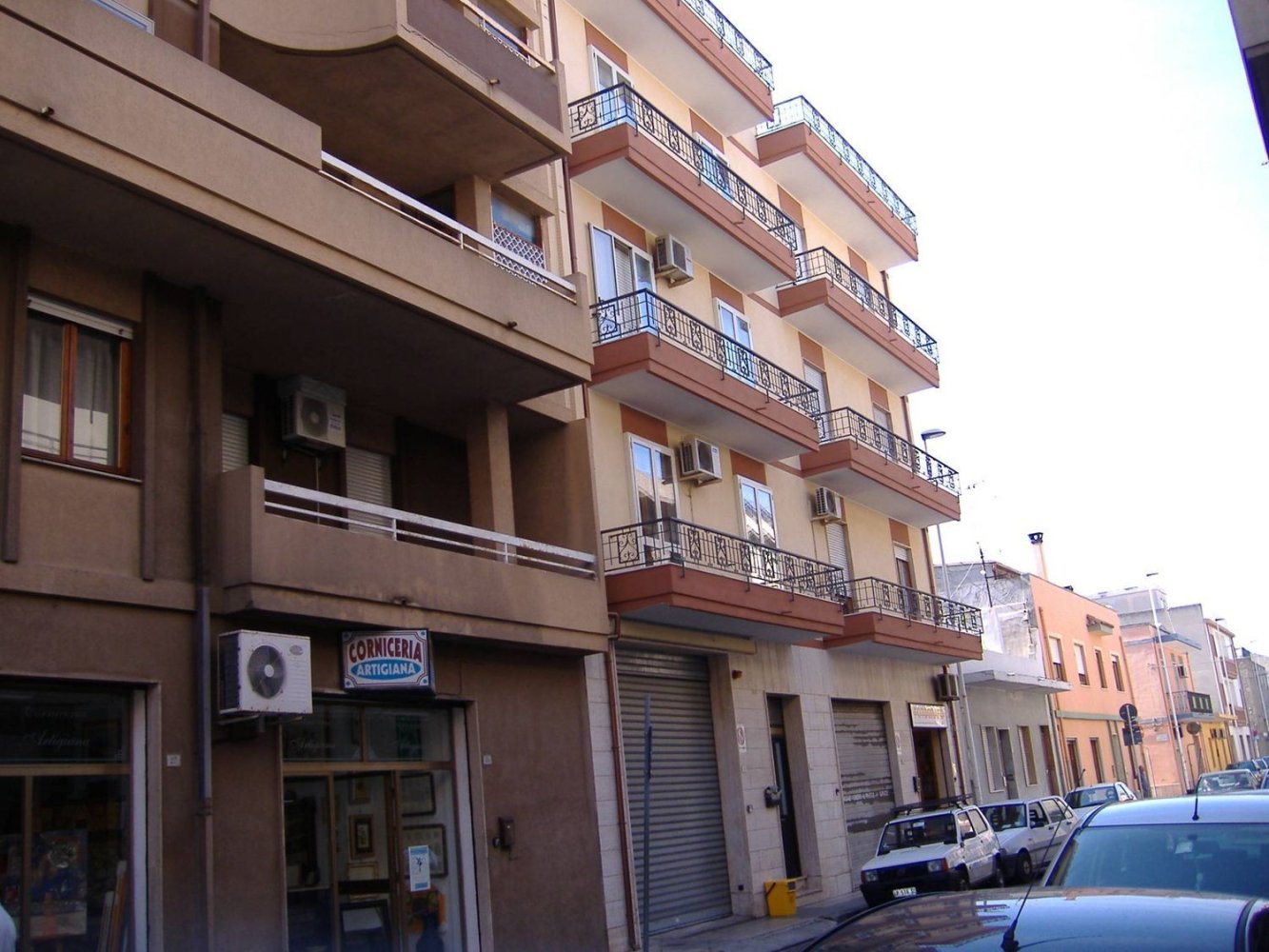 Gewerbliche Immobilie in Quartu Sant'Elena, Italy 140m², Nr. 46559