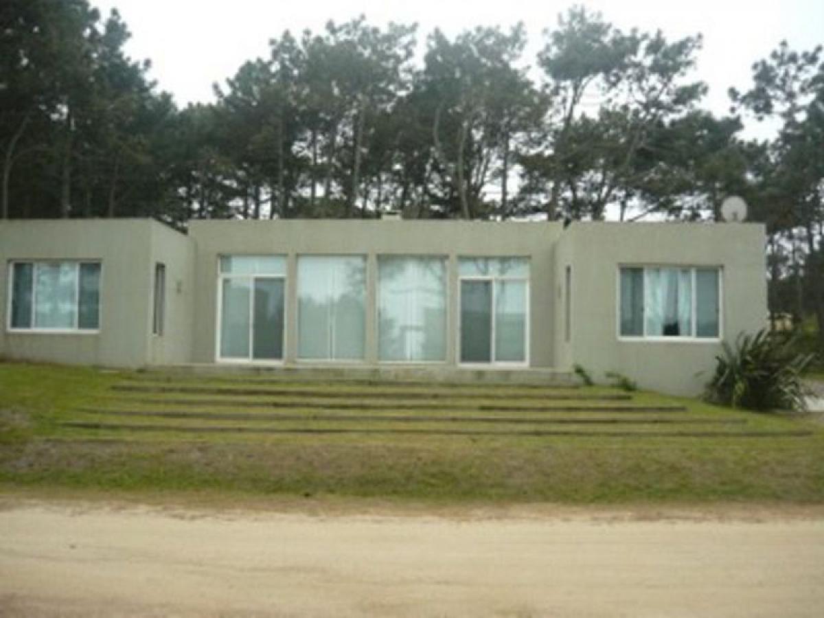2 bedrooms House in Maldonado, Uruguay No. 11138