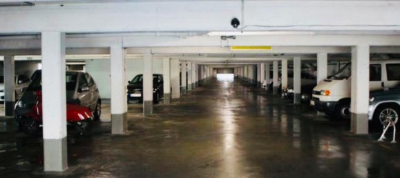 Parking à Neuss, Germany No. 339372 5