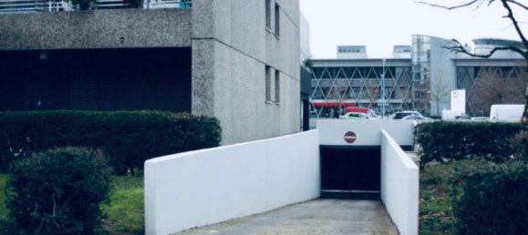 Parking à Neuss, Germany No. 339372 8