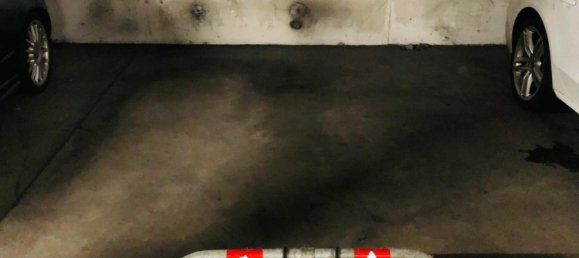 Parking à Neuss, Germany No. 339372 3