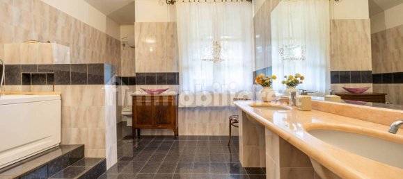 5 bedrooms Villa in Arezzo, Italy No. 125675 15