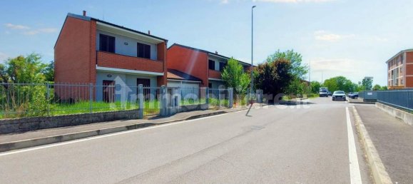 3 bedrooms Villa in Valera Fratta, Italy No. 87328 10