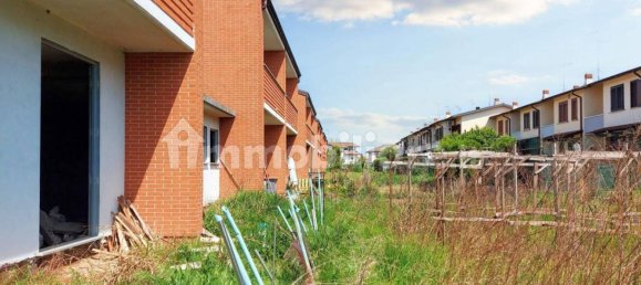 3 bedrooms Villa in Valera Fratta, Italy No. 87328 17