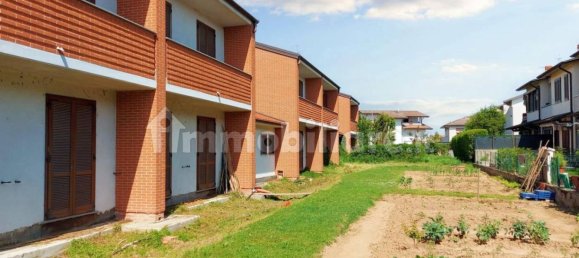 3 bedrooms Villa in Valera Fratta, Italy No. 87328 13