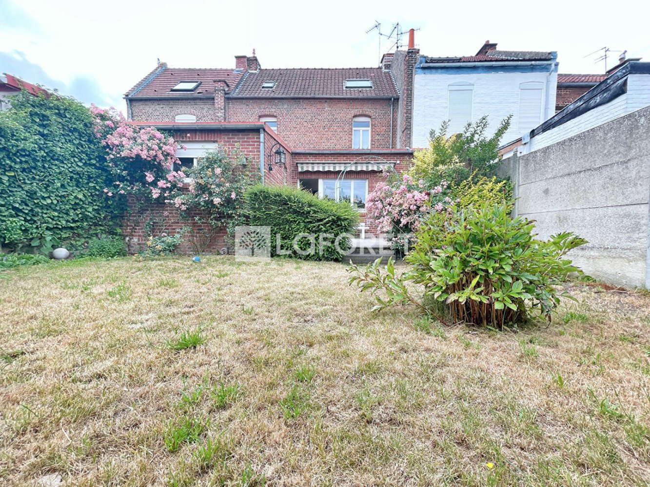 3 bedrooms House in Sin-le-Noble, France No. 91482