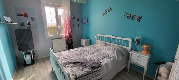 3 bedrooms House in Montsurs, France No. 357844 5