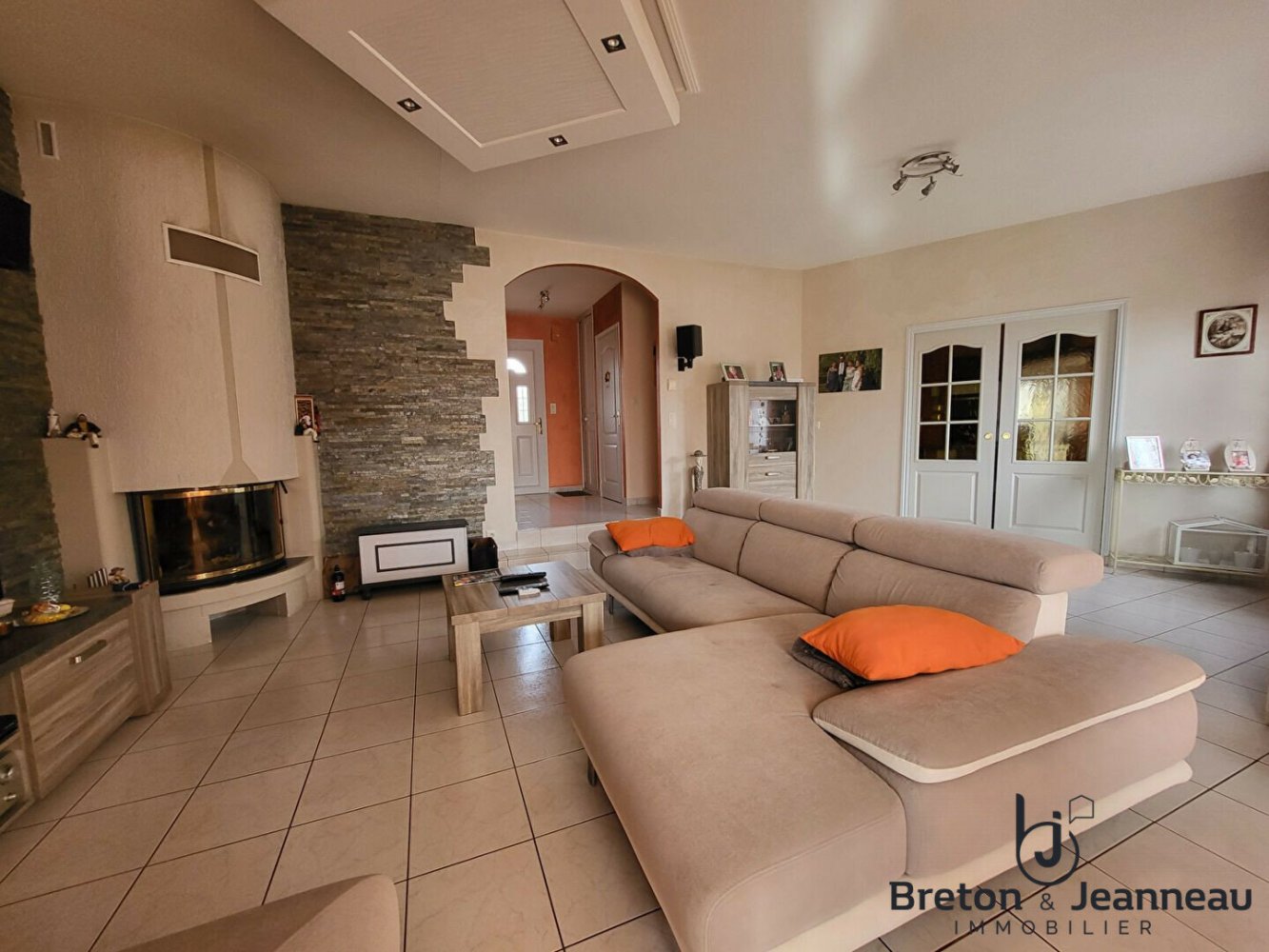 3 Schlafzimmer Haus in Montsurs, France, Nr. 357844