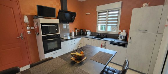 3 bedrooms House in Montsurs, France No. 357844 4