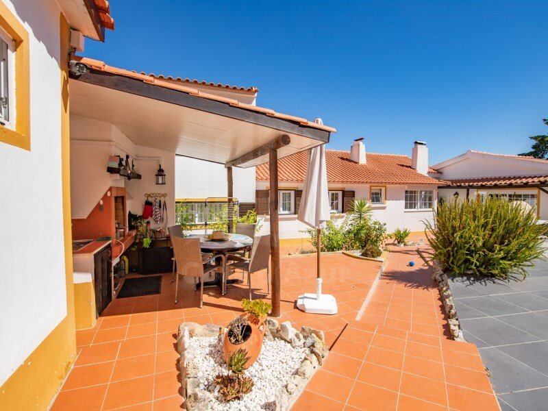 6 bedrooms Villa in Sesimbra, Portugal No. 139969