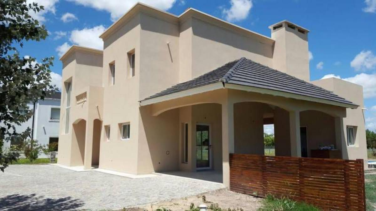 Casa de 2 dormitorios en Campo Creado, Argentina No. 81955