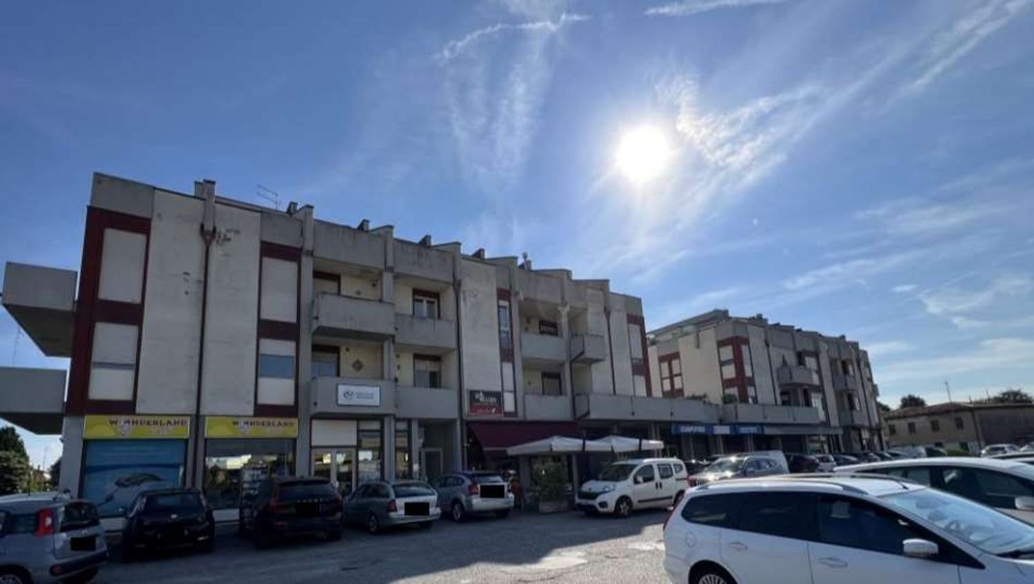 5-salle Appartement à Villafranca di Verona, Italy No. 221677