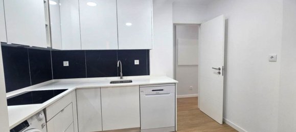 2 Schlafzimmer Wohnung in Amadora, Portugal, Nr. 329659 3