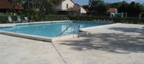 3 dormitorios villa en alquiler en Miami, Miami-Dade, Florida, USA № 615071 3