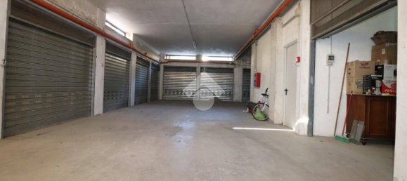  مرآب في Fisciano, Italy 18متر مربع رقم 66848 9