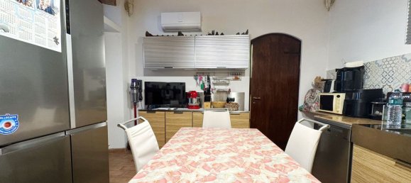 4 bedrooms Apartment in Campi Bisenzio, Italy No. 323141 7