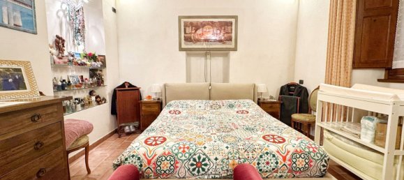 4 bedrooms Apartment in Campi Bisenzio, Italy No. 323141 8