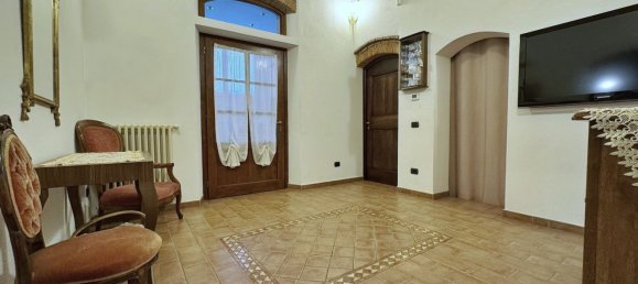 4 bedrooms Apartment in Campi Bisenzio, Italy No. 323141 4