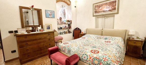 4 bedrooms Apartment in Campi Bisenzio, Italy No. 323141 11
