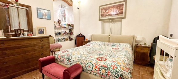 4 bedrooms Apartment in Campi Bisenzio, Italy No. 323141 9