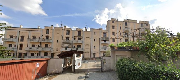 3 rooms Apartment in Castellanza, Italy No. 185302 3