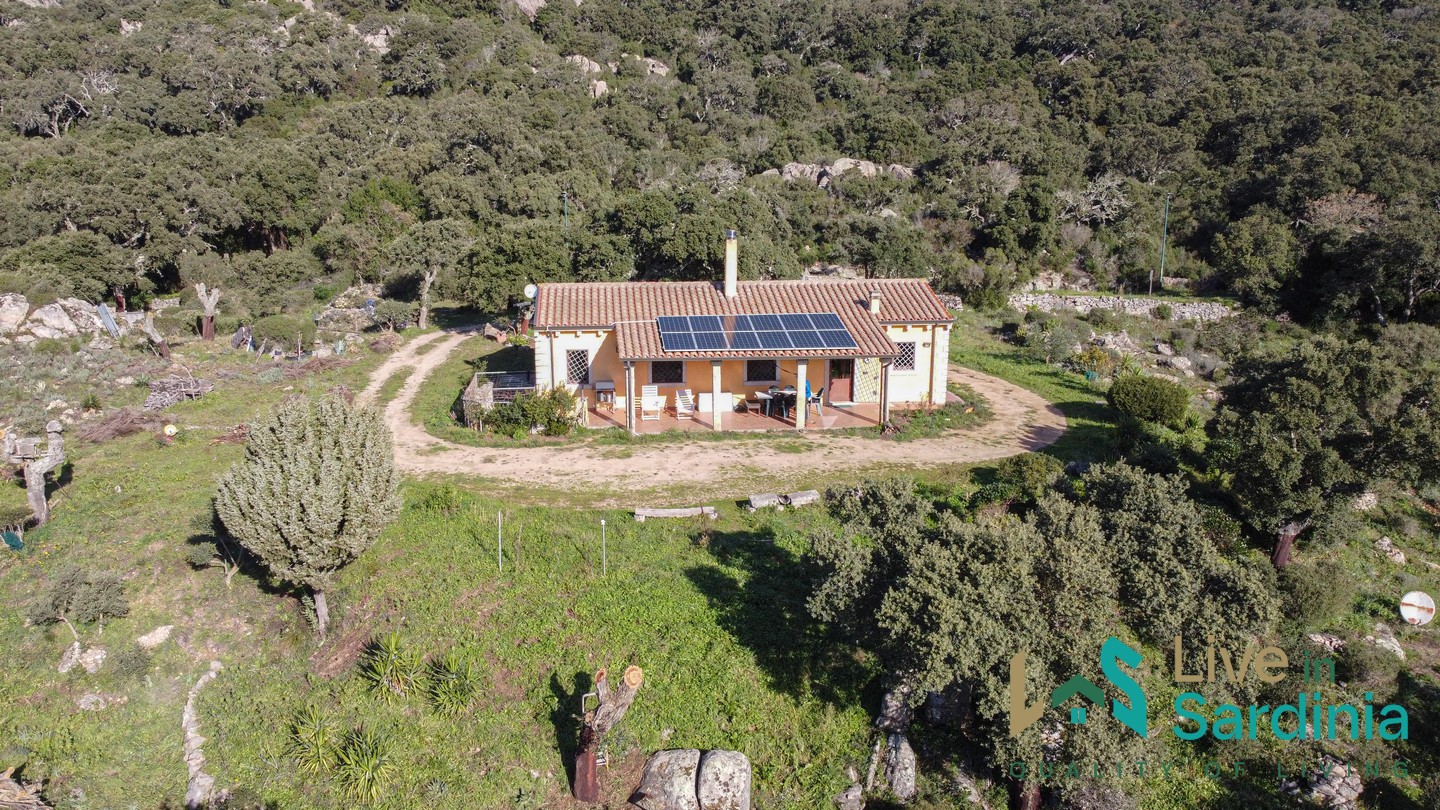 Casa de 2 dormitorios en Calangianus, Italy No. 340780