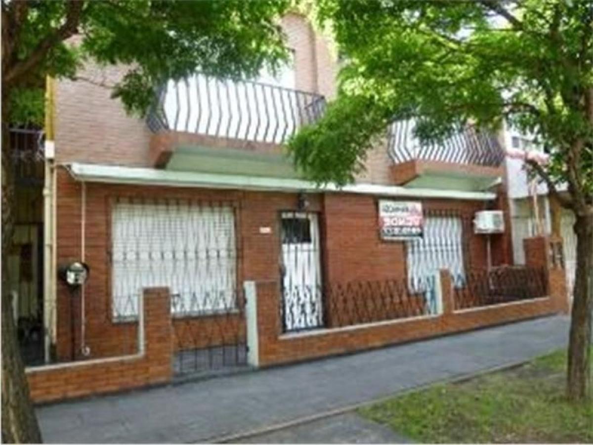 Дом с 2 спальнями в Морон, Аргентина № 82618