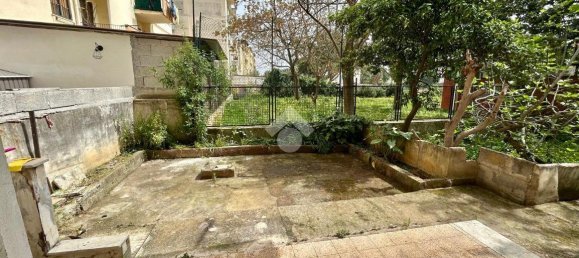 4 rooms Apartment in Palermo, Italy No. 13110 7