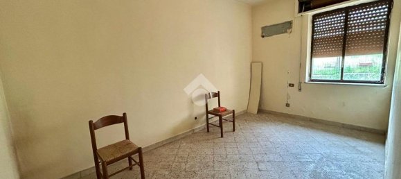 4 rooms Apartment in Palermo, Italy No. 13110 10