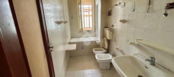 4 rooms Apartment in Palermo, Italy No. 13110 11