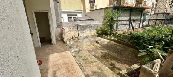 4 rooms Apartment in Palermo, Italy No. 13110 16