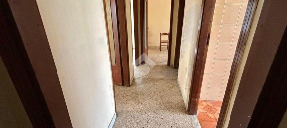 4 rooms Apartment in Palermo, Italy No. 13110 2